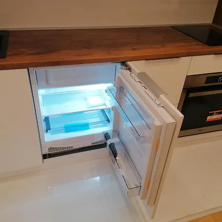 Stefani Lux-pino Silvestre-centar Zlatibor