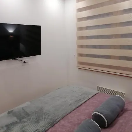 Stefani Lux-pino Silvestre-centar *