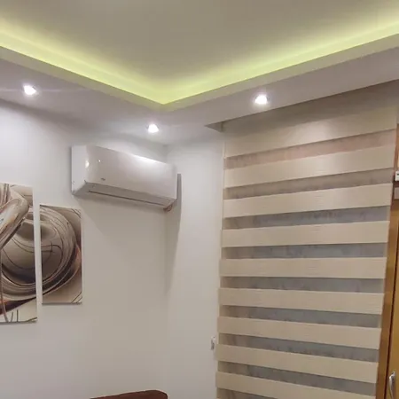 Stefani Lux-pino Silvestre-centar * Zlatibor