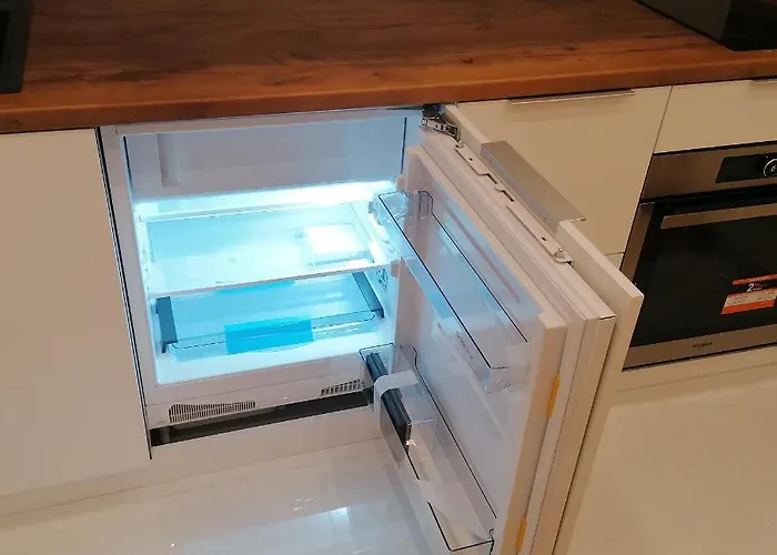 Stefani Lux-pino Silvestre-centar Ζλάτιμπορ