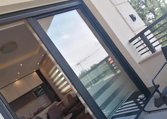 Stefani Lux-pino Silvestre-centar Ζλάτιμπορ