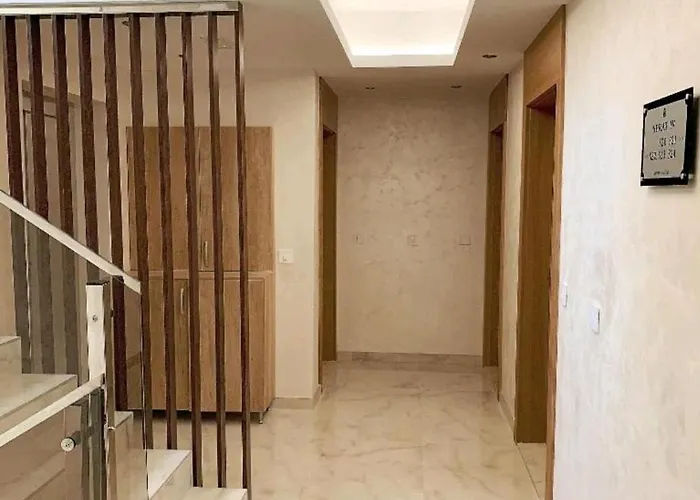 Stefani Lux-pino Silvestre-centar *